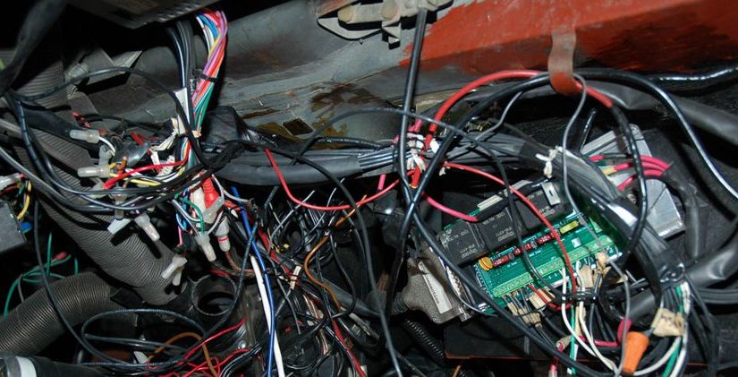 Spagetti Wiring Mess of an ECU Installation - Do not be this guy!