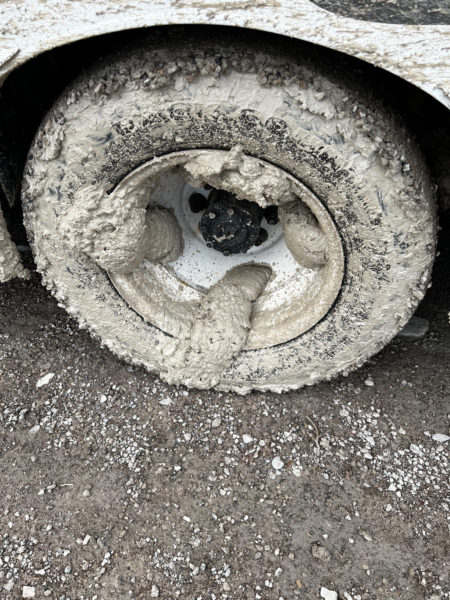 Bonneville Speedway 2022 - RV wheel mud